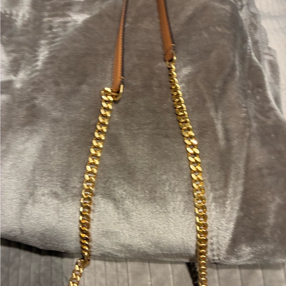 Tory Burch Brown and Cream Crossbody Bag with Gold Chain - Picture 6 of 13